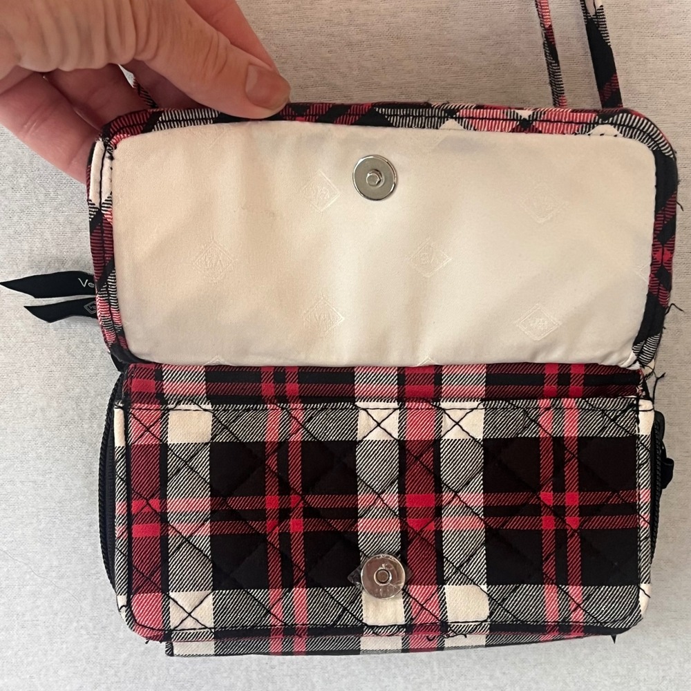 Vera Bradley Plaid RFID Crossbody Wallet Red Black Quilted Tartan Zip Clutch - Picture 5 of 9